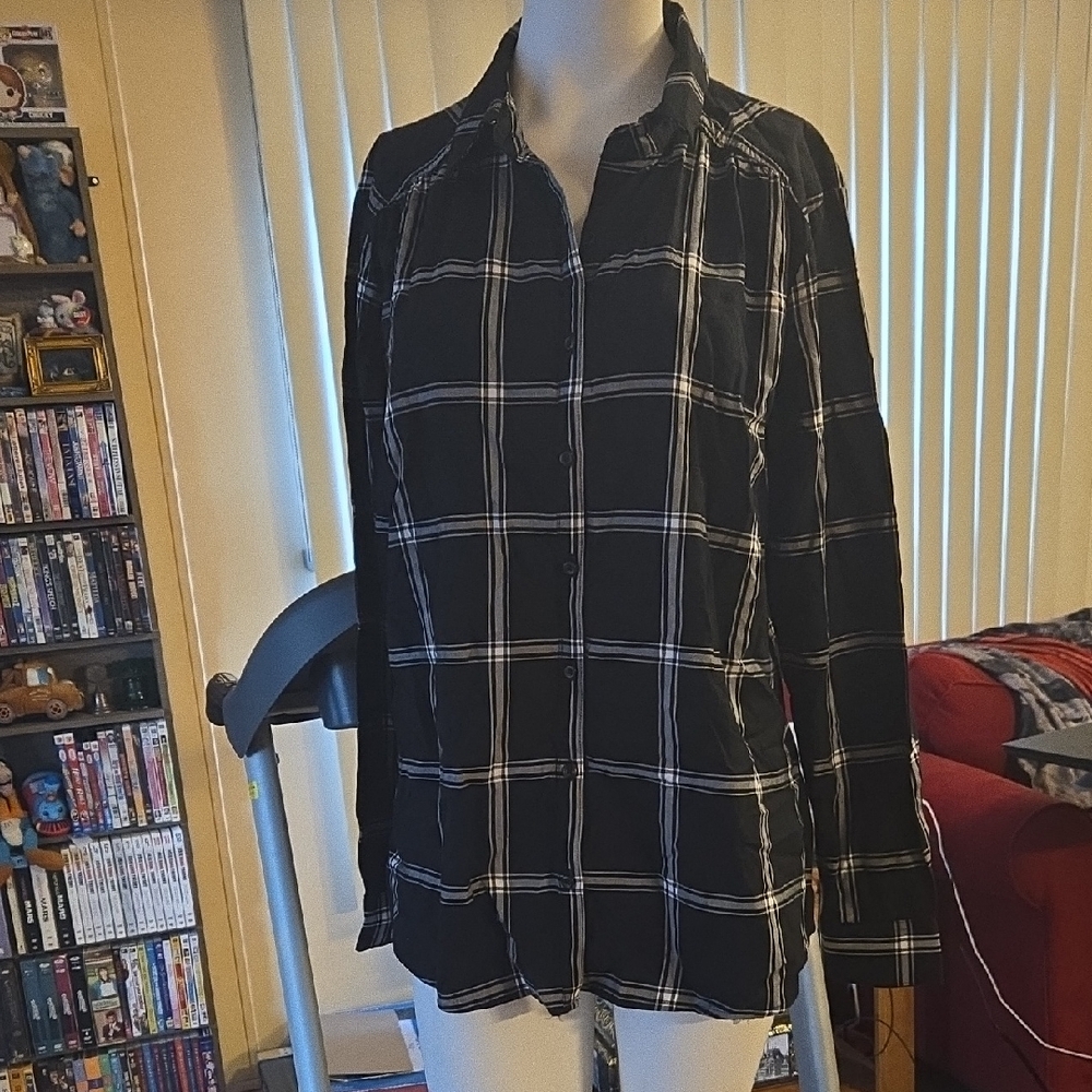 NWOT Black & White Plaid Button Up Shirt
